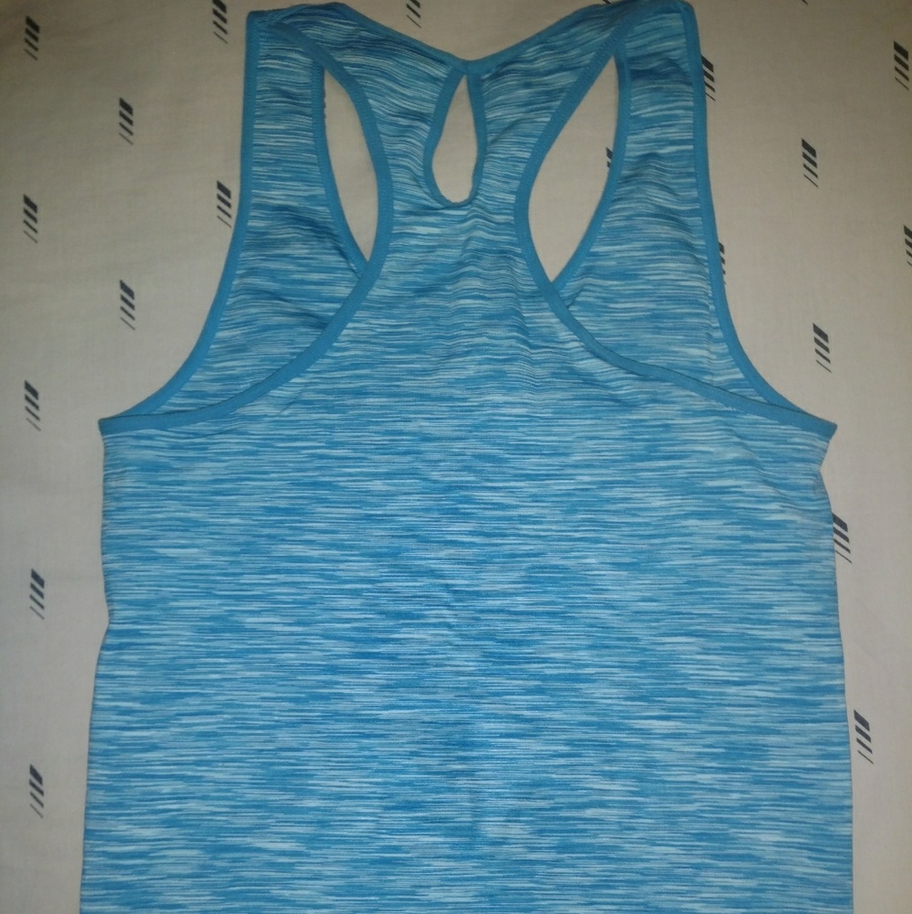 Pro-Fit Seamless Workout Racerback Tank Top - Picture 3 of 3